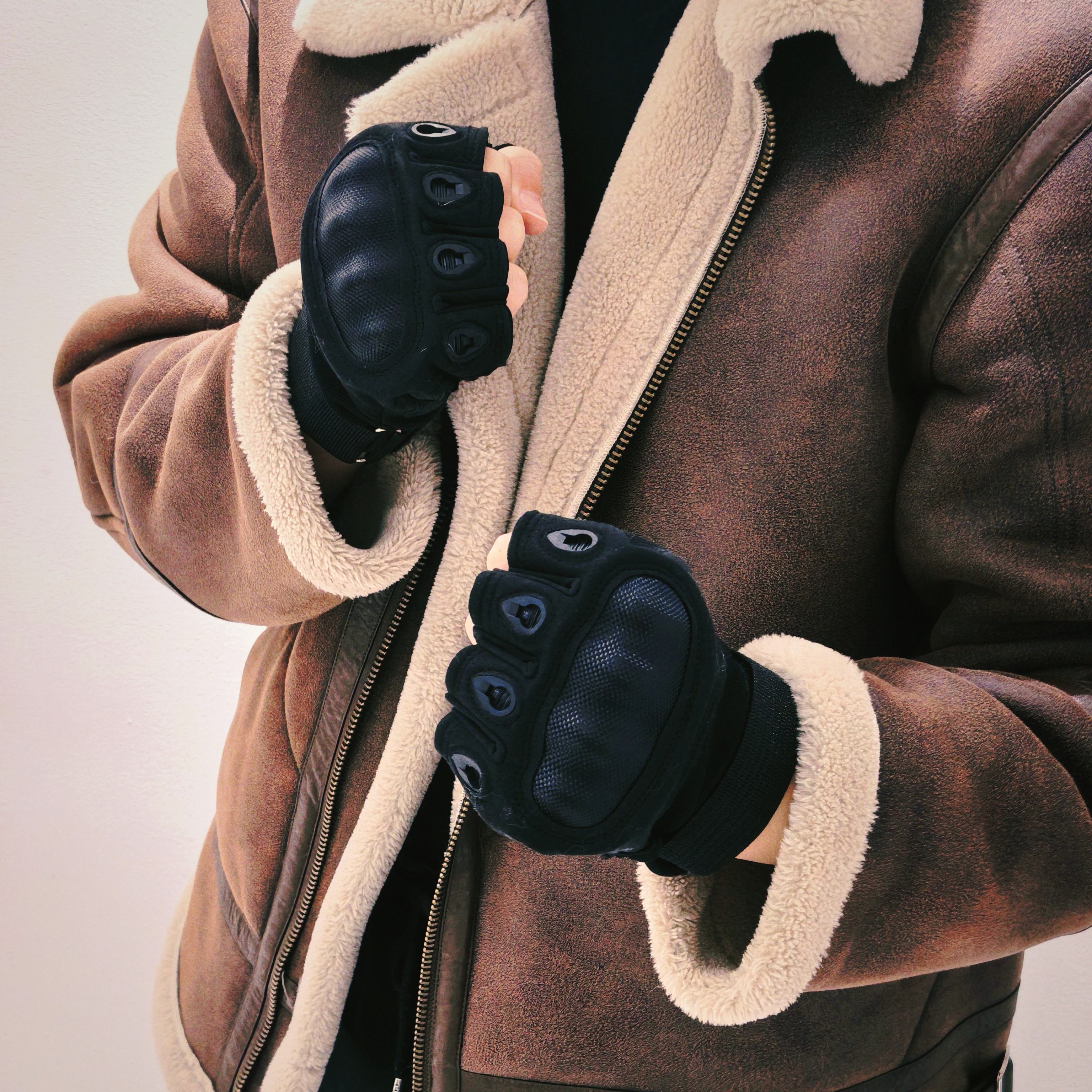 Resident Evil Leon Inspired Ta - Cut Resistant Glove 评论和价格
